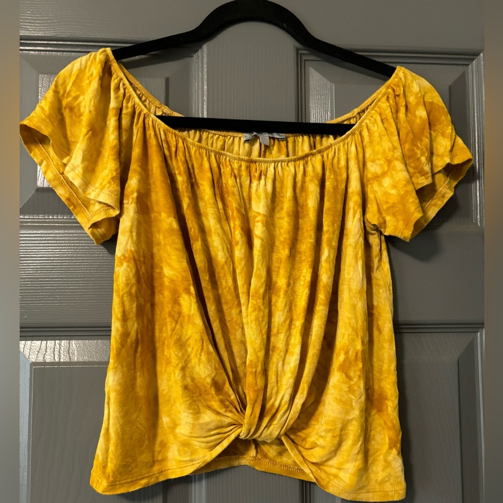 Charlotte‎ Russe crop top bundle size M
